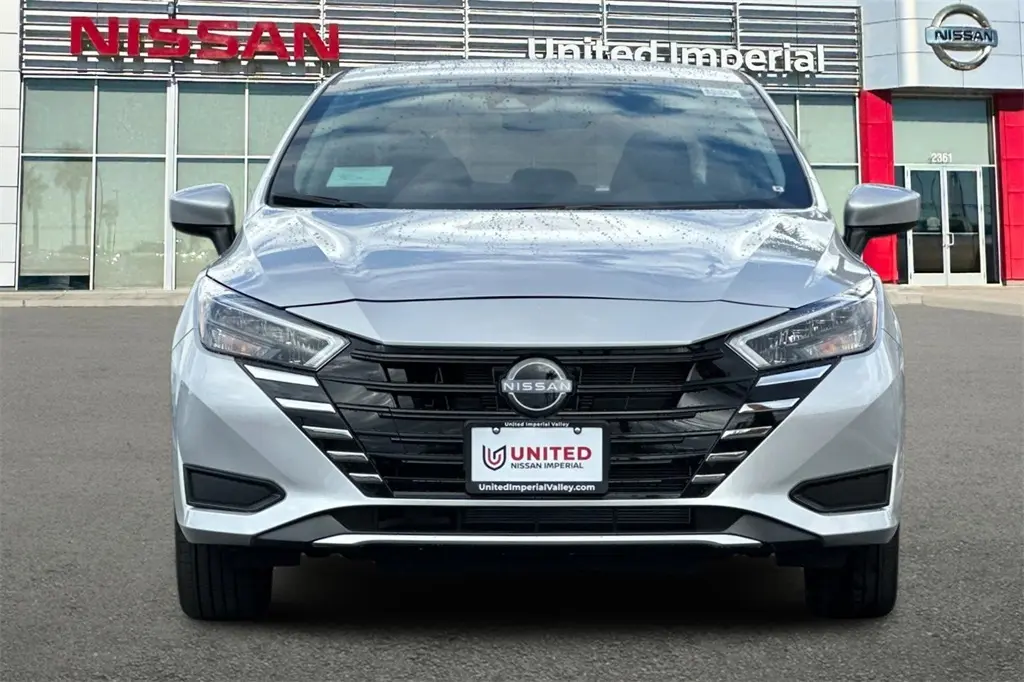 2025 Nissan Versa 1.6 SV photo 9