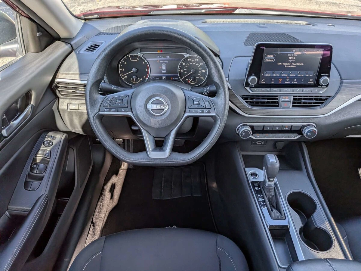 2025 Nissan Altima SV - Photo 15