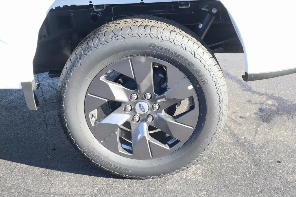 2025 Ford F-150 STX photo 9