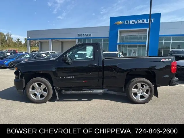 2017 Chevrolet Silverado 1500 LT2 photo 2