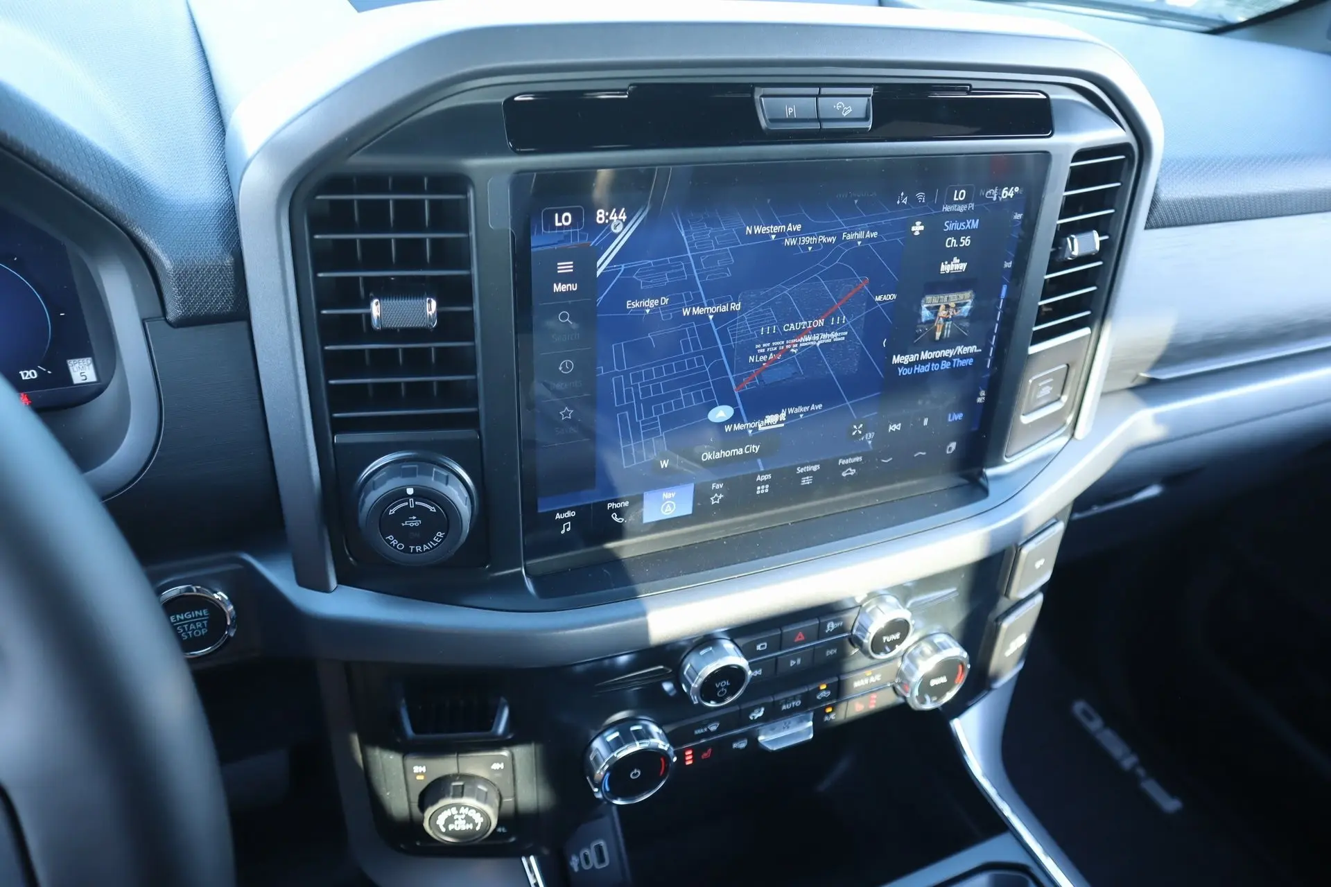 2025 Ford F-150 XLT photo 6
