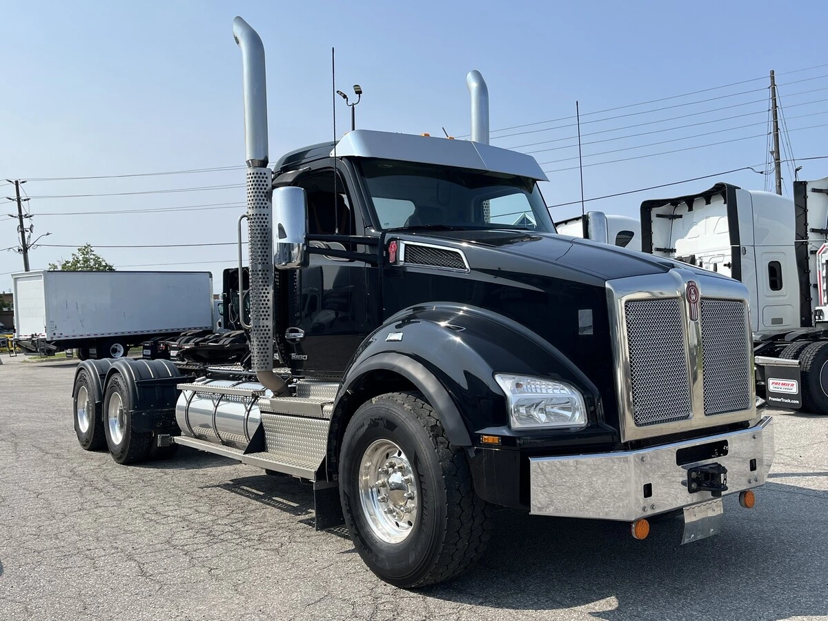2023 Kenworth T880 — photo 3