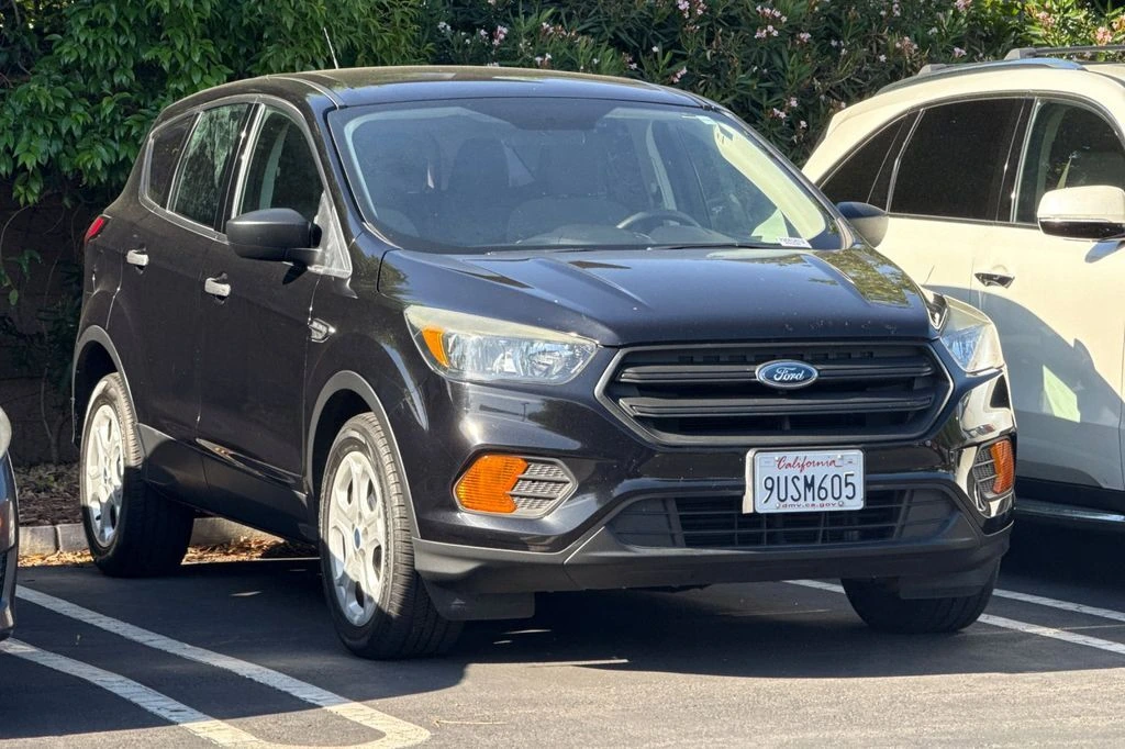 2019 Ford Escape S's photo