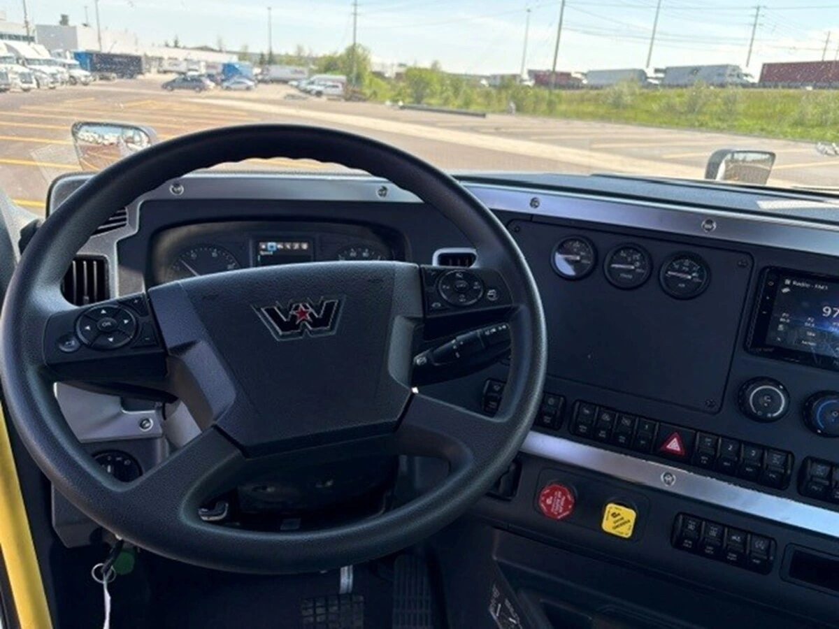 2027 Western Star 47X — photo 8