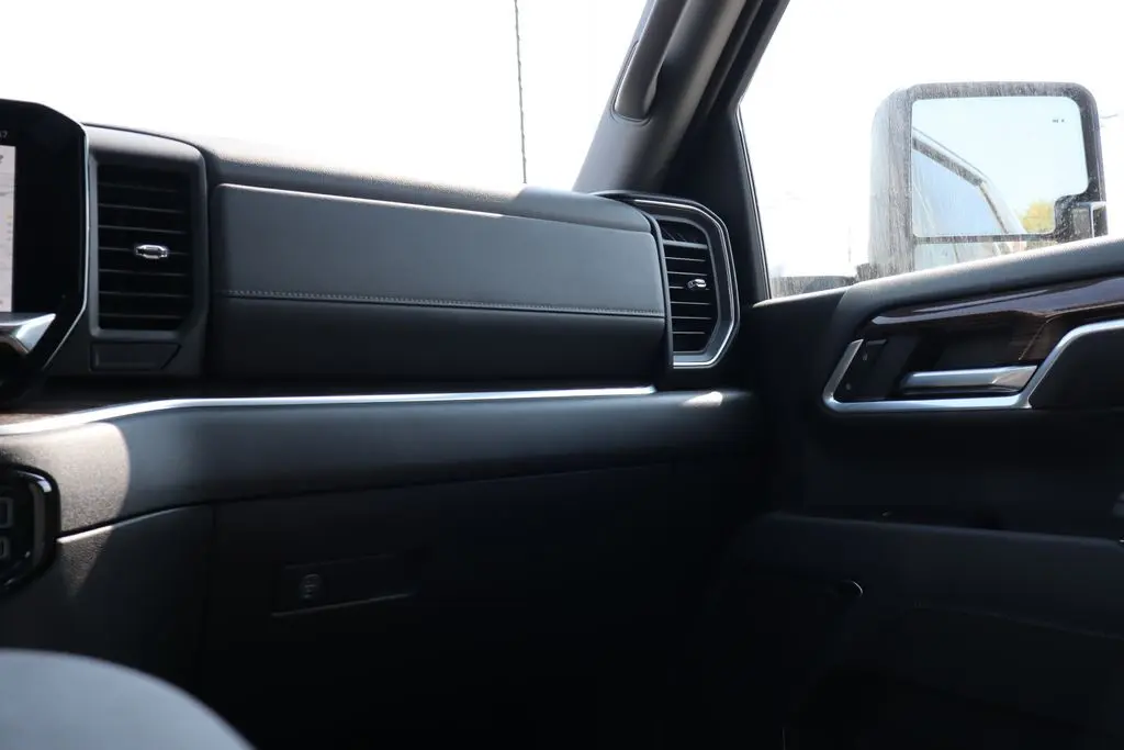 2026 Chevrolet Silverado 3500HD LT photo 40