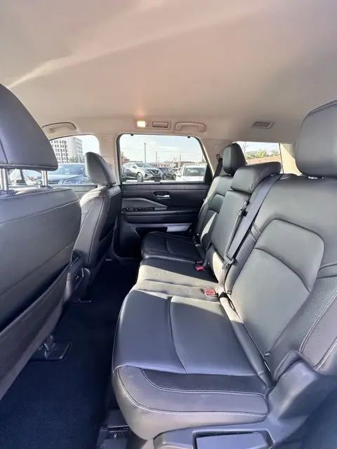2022 Nissan Pathfinder SL photo 25