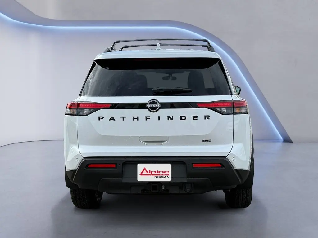 2025 Nissan Pathfinder SV photo 4