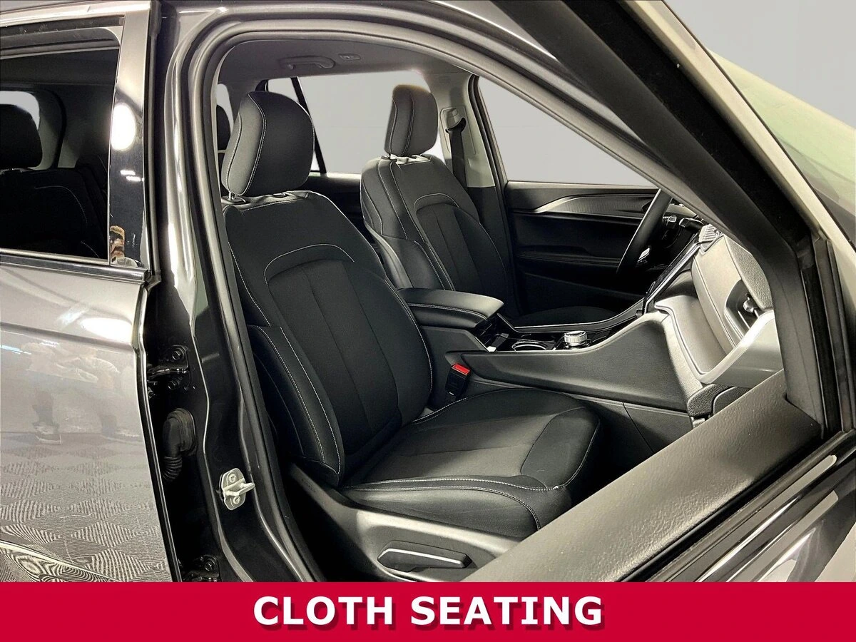 2023 Jeep Grand Cherokee Laredo - Photo 28