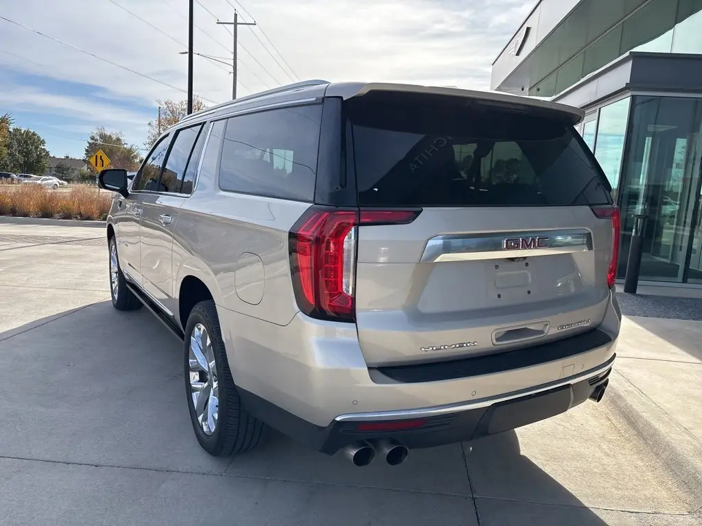 2021 Gmc Yukon XL Denali photo 3