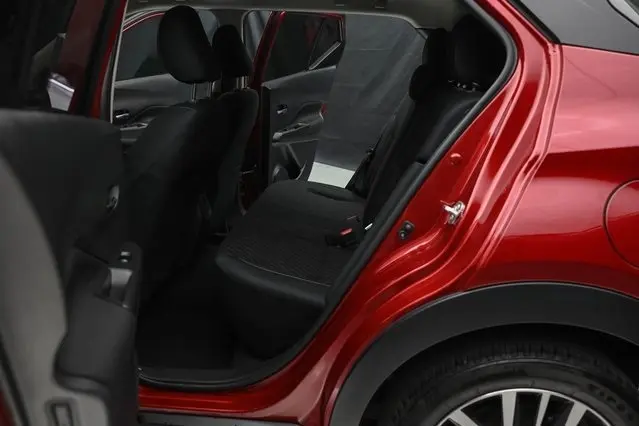 2023 Nissan Kicks SV photo 18