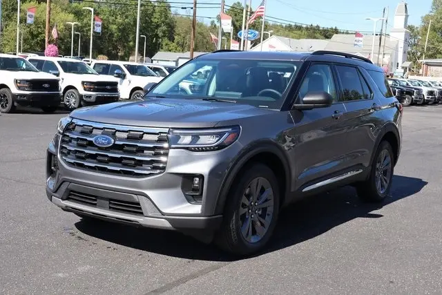 2025 Ford Explorer photo 16