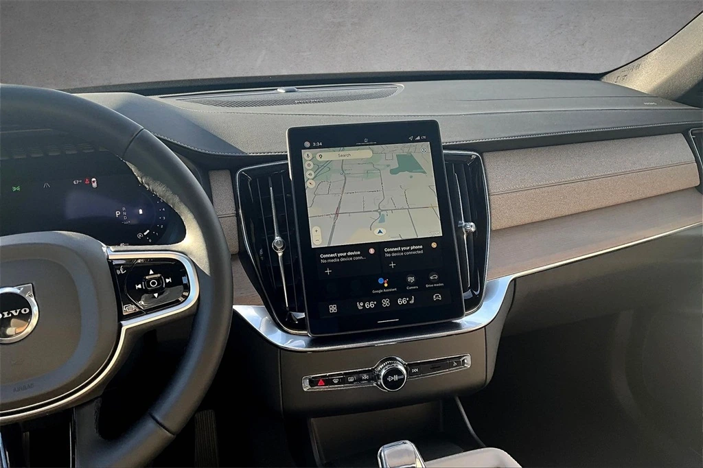2026 Volvo - image 6