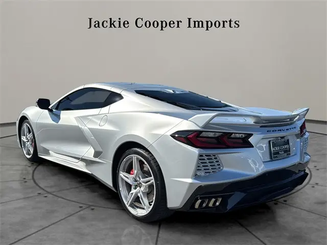 2020 Chevrolet Corvette Stingray 2LT photo 3