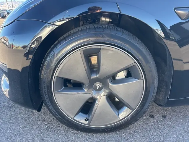 2023 Tesla Model 3 Long Range photo 4