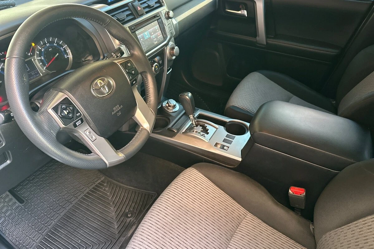 2019 Toyota 4Runner SR5 - Photo 10