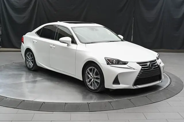 2019 Lexus IS 300 photo 2