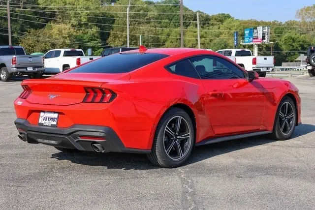 2024 Ford Mustang EcoBoost Premium photo 3