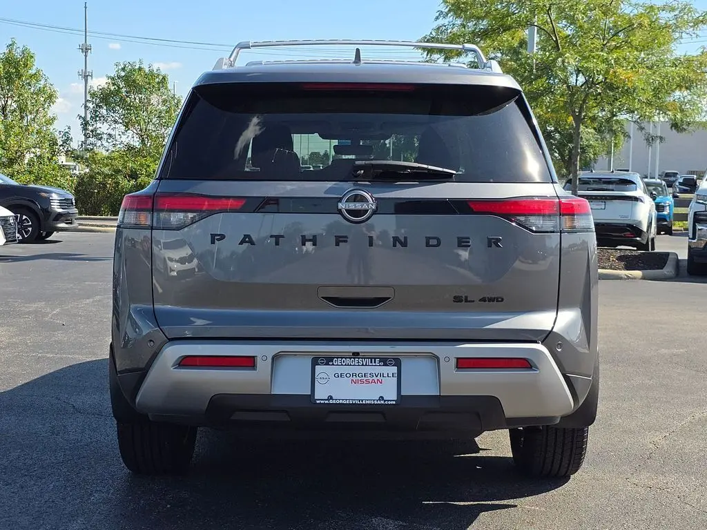 2024 Nissan Pathfinder SL photo 13