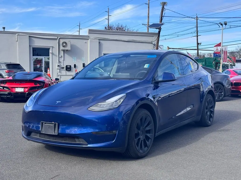 2022 Tesla Model Y Long Range photo 2