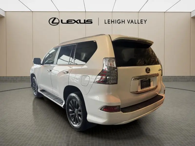 2022 Lexus GX 460 photo 2