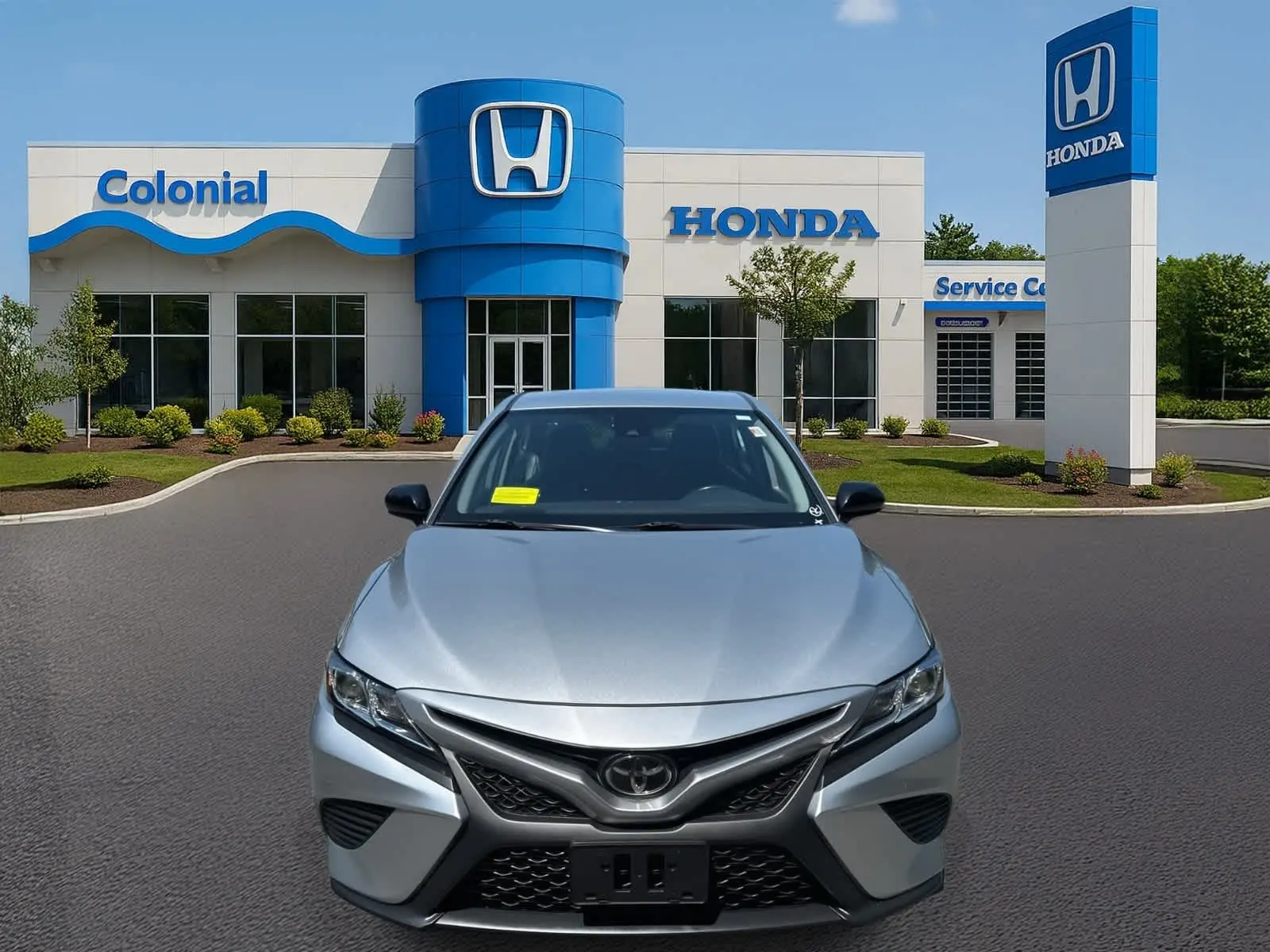 2020 Toyota Camry SE photo 9