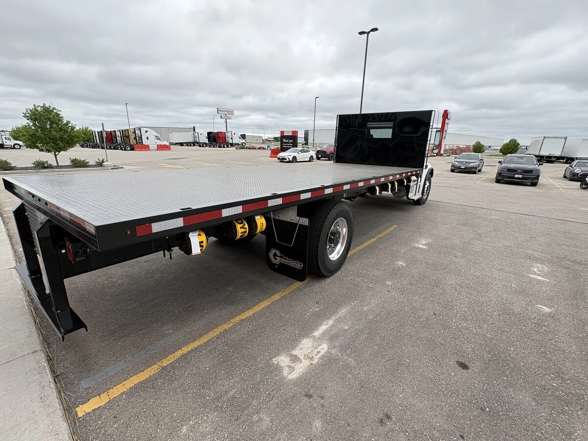 2027 Freightliner M2 106 — photo 6