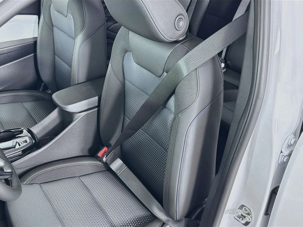 2026 Chevrolet Trax LT - Photo 18