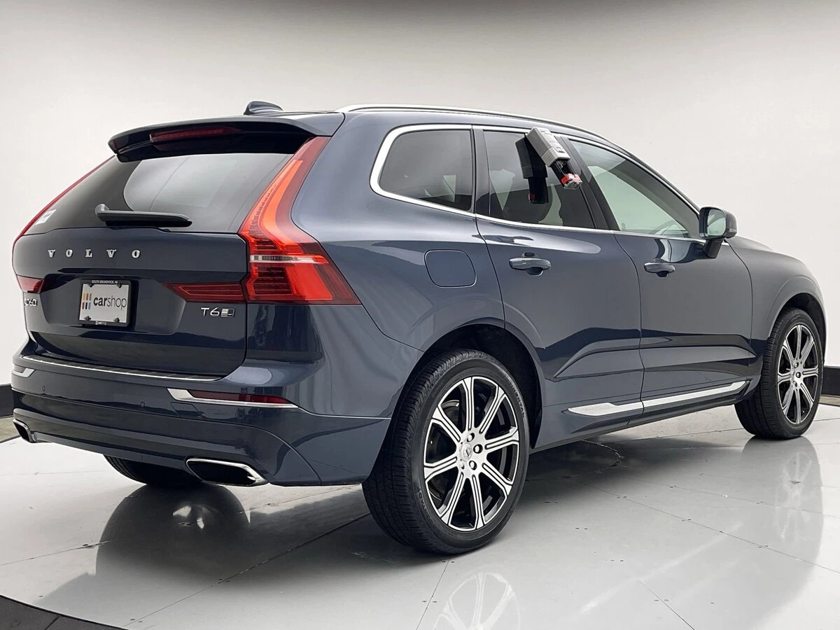 2020 Volvo - image 5