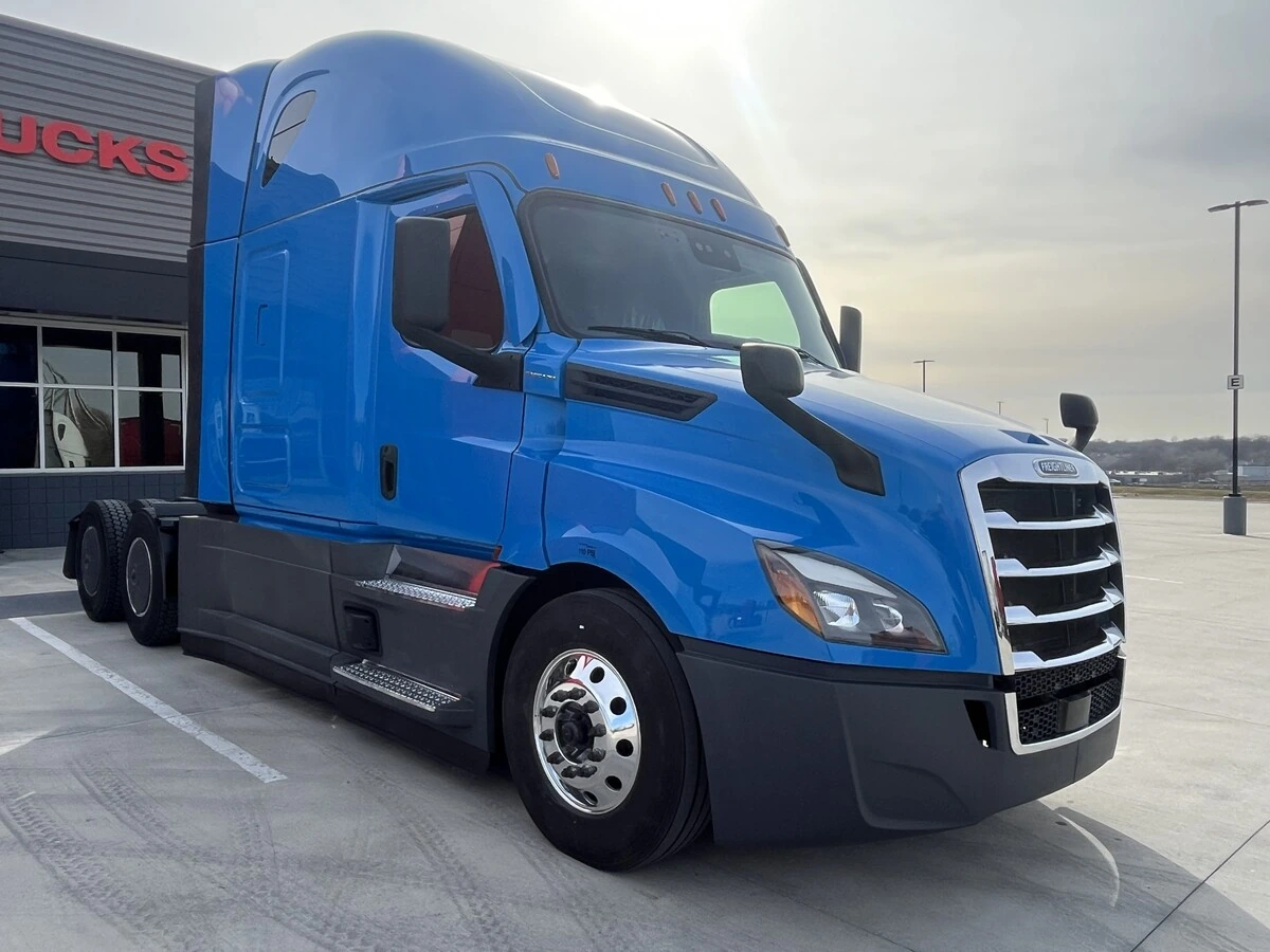 2022 Freightliner Cascadia - image 10
