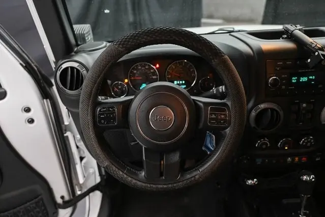 2015 Jeep Wrangler Unlimited Sport photo 22