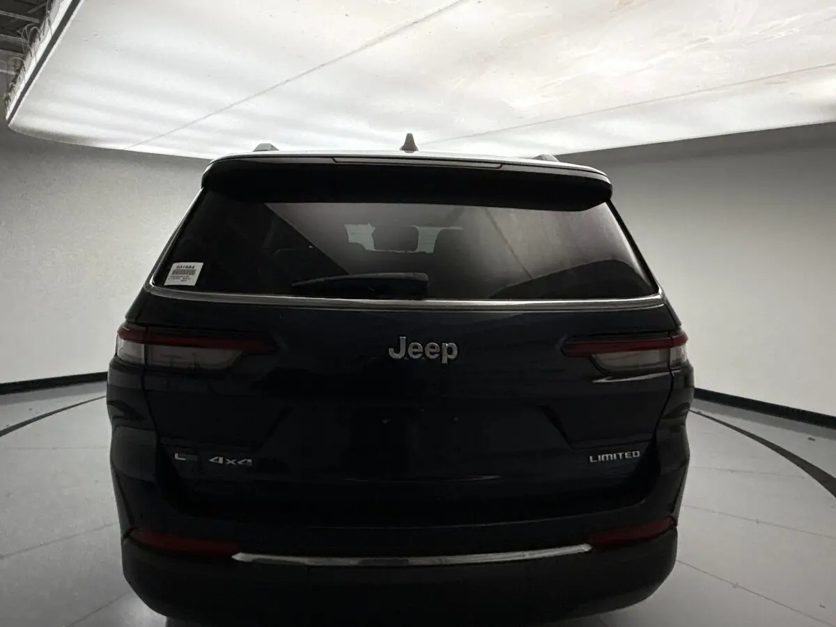 2023 Jeep Grand Cherokee Limited photo 4