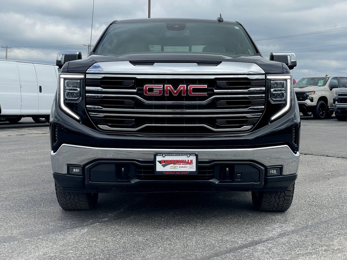 2023 GMC Sierra 1500 SLT - Photo 9