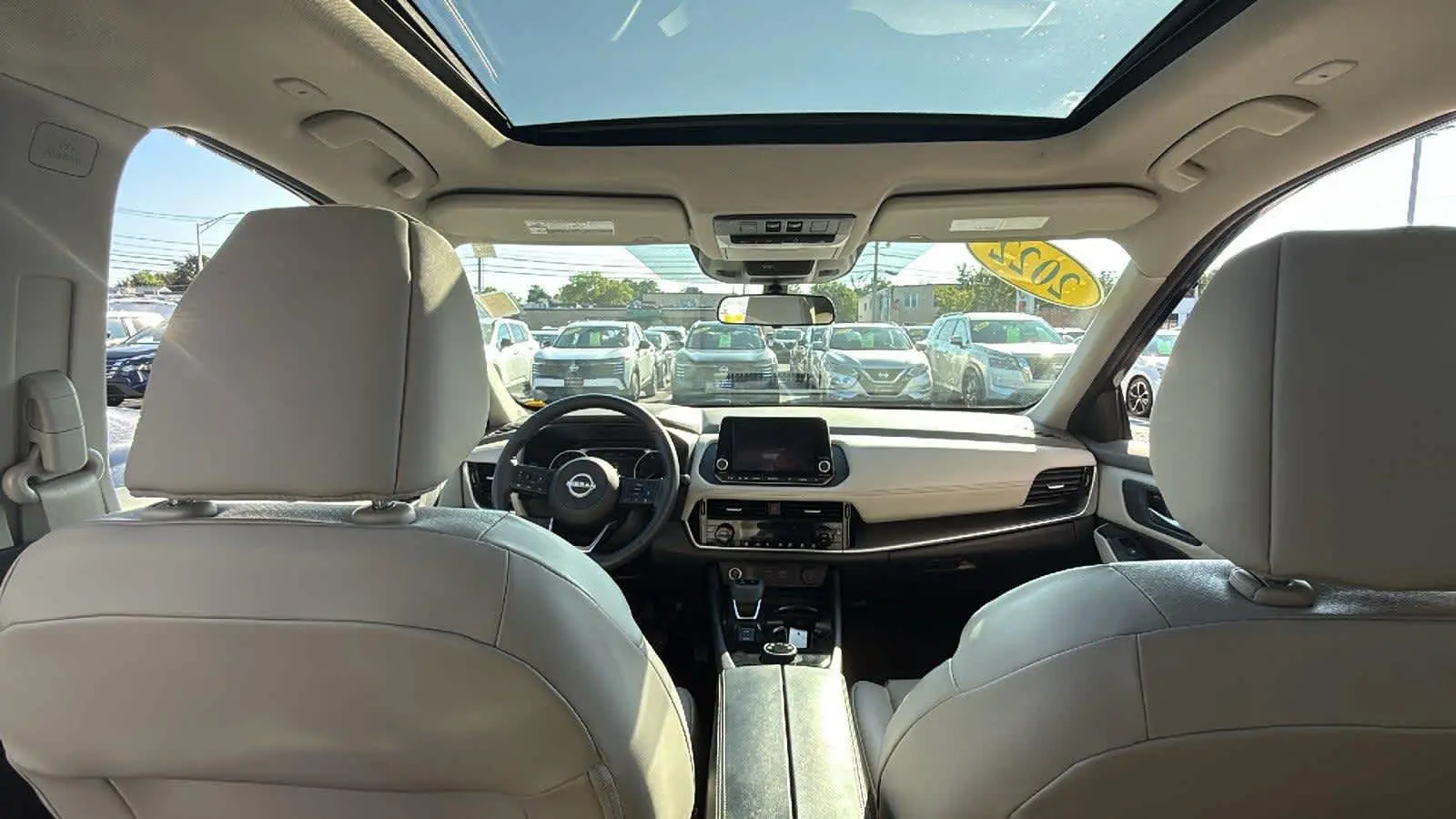 2022 Nissan Rogue SV photo 22
