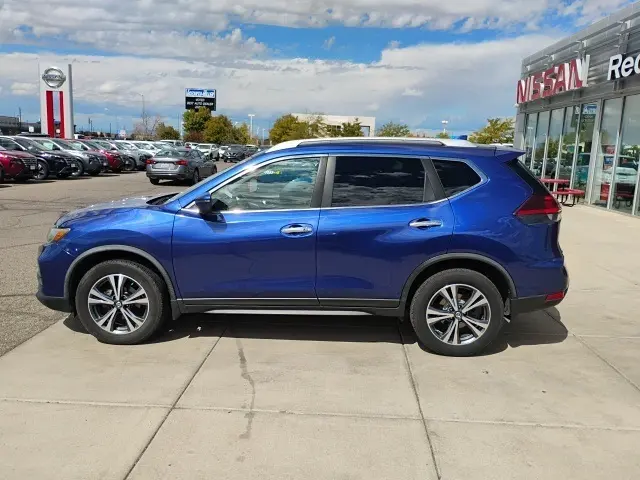 2019 Nissan Rogue SV photo 8