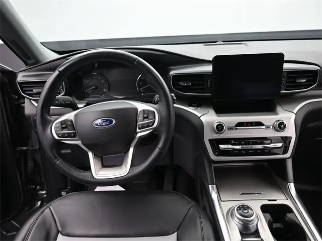 2022 Ford Explorer XLT Sport photo 14