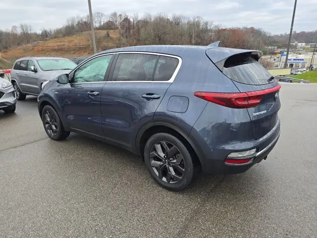 2022 Kia Sportage LX photo 3