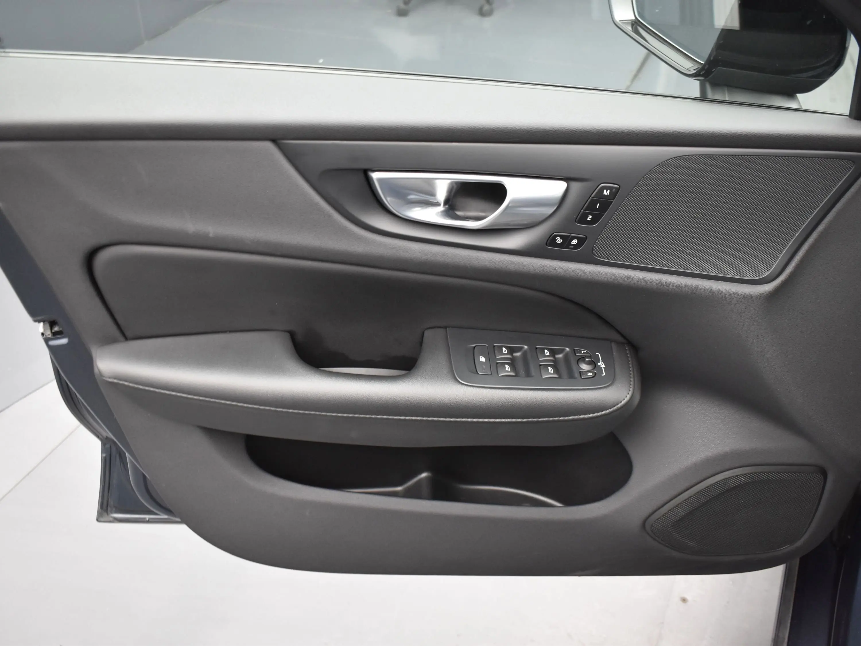 2024 Volvo S60 B5 AWD Core photo 11