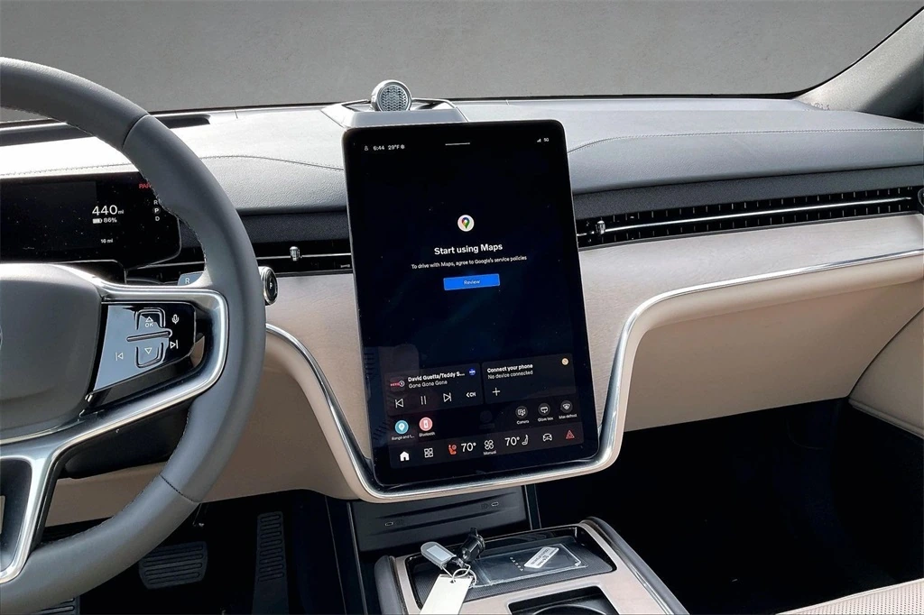 2026 Volvo - image 6