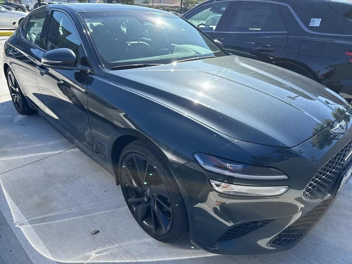 2023 GENESIS G70 Standard's photo