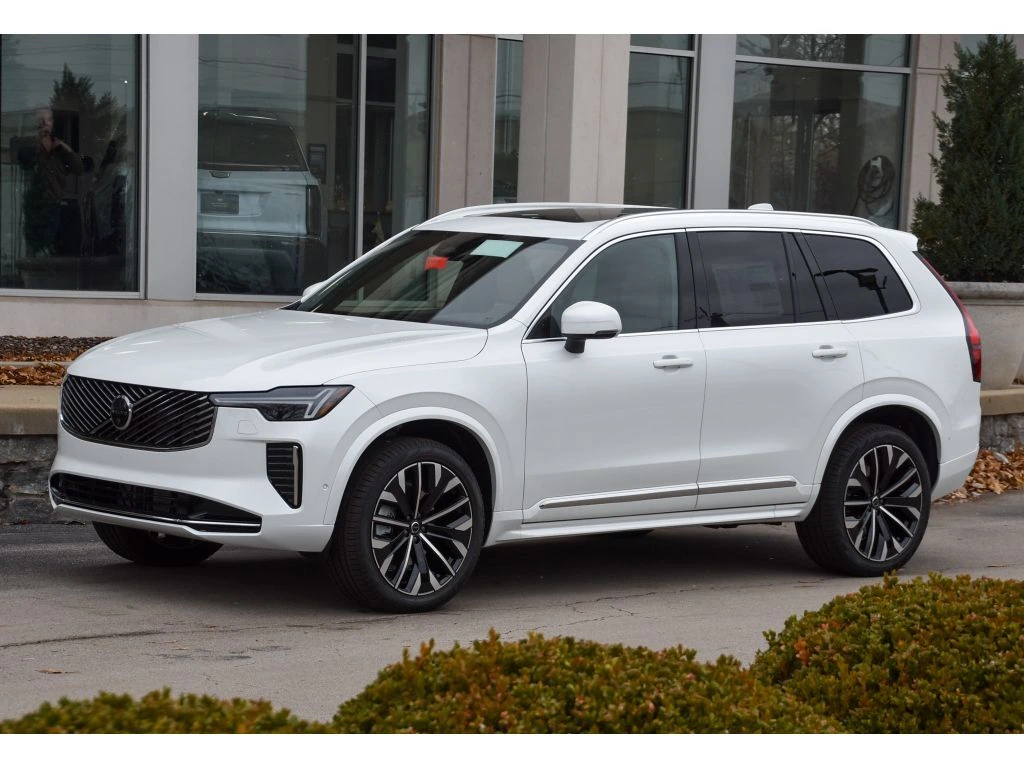 2026 Volvo - image 7