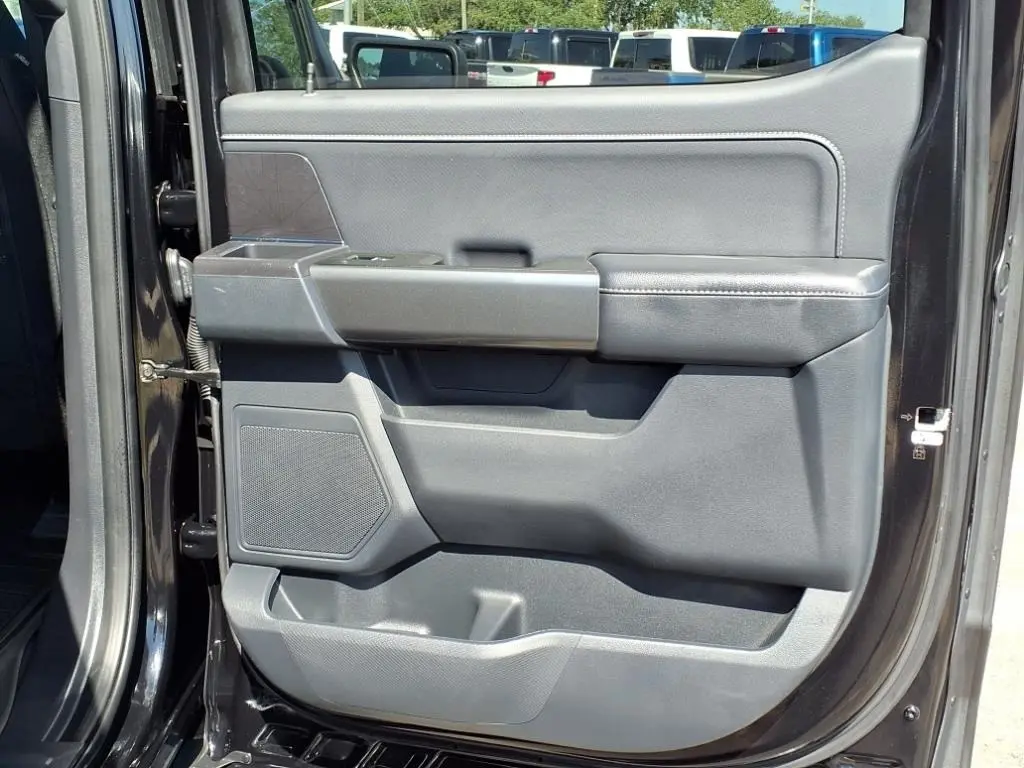 2022 Ford F-150 XLT photo 14