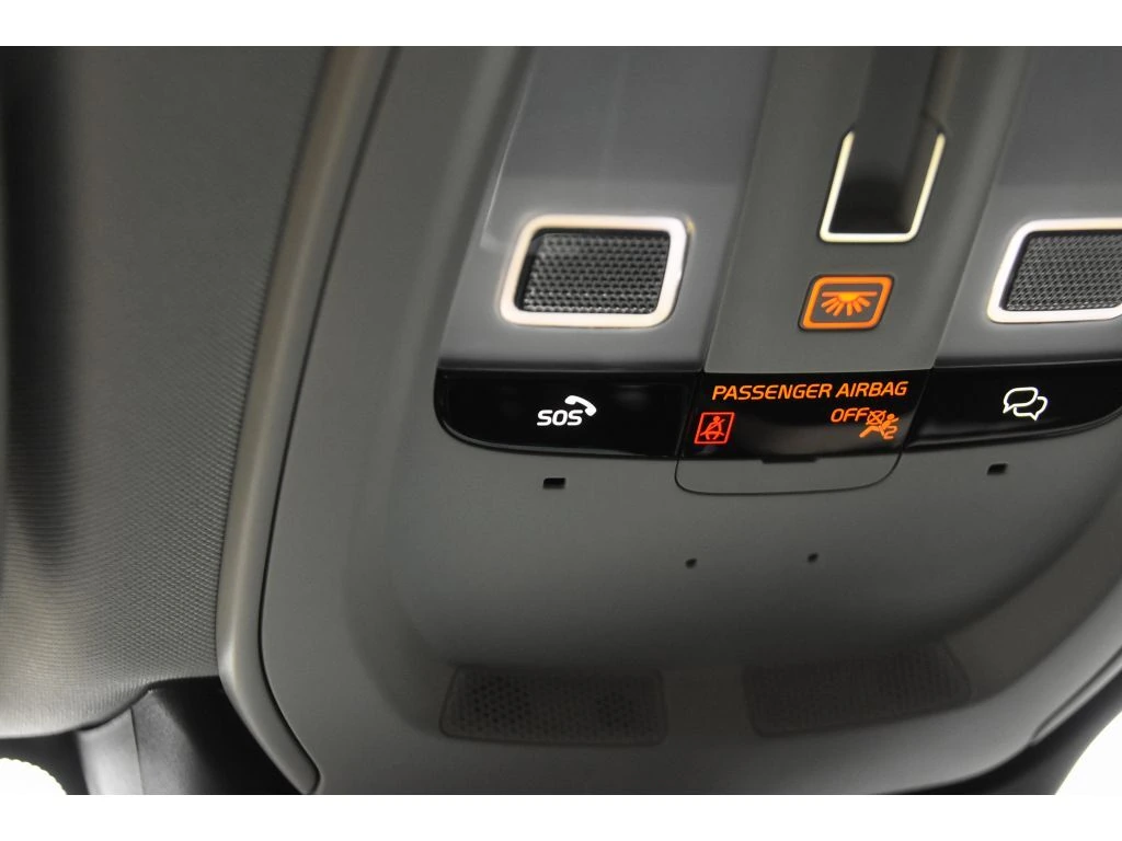 2026 Volvo - image 38