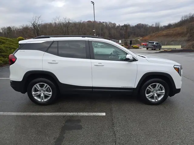 2023 Gmc Terrain SLE photo 3