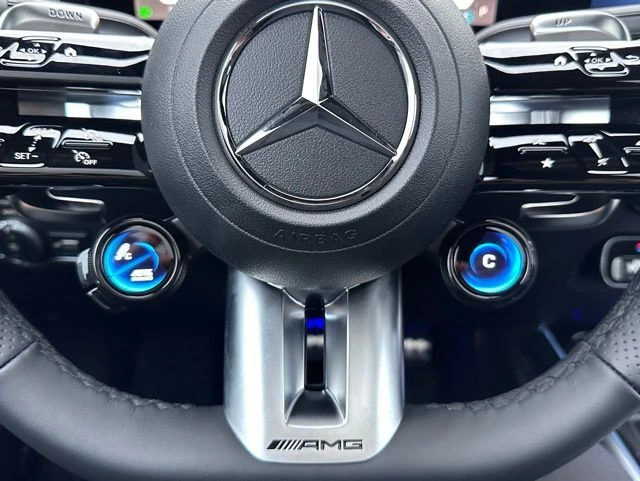 2026 Mercedes-Benz GLB AMG GLB 35 - Photo 22