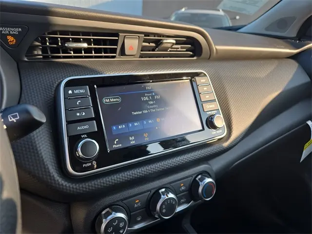 2025 Nissan Kicks Play S photo 22