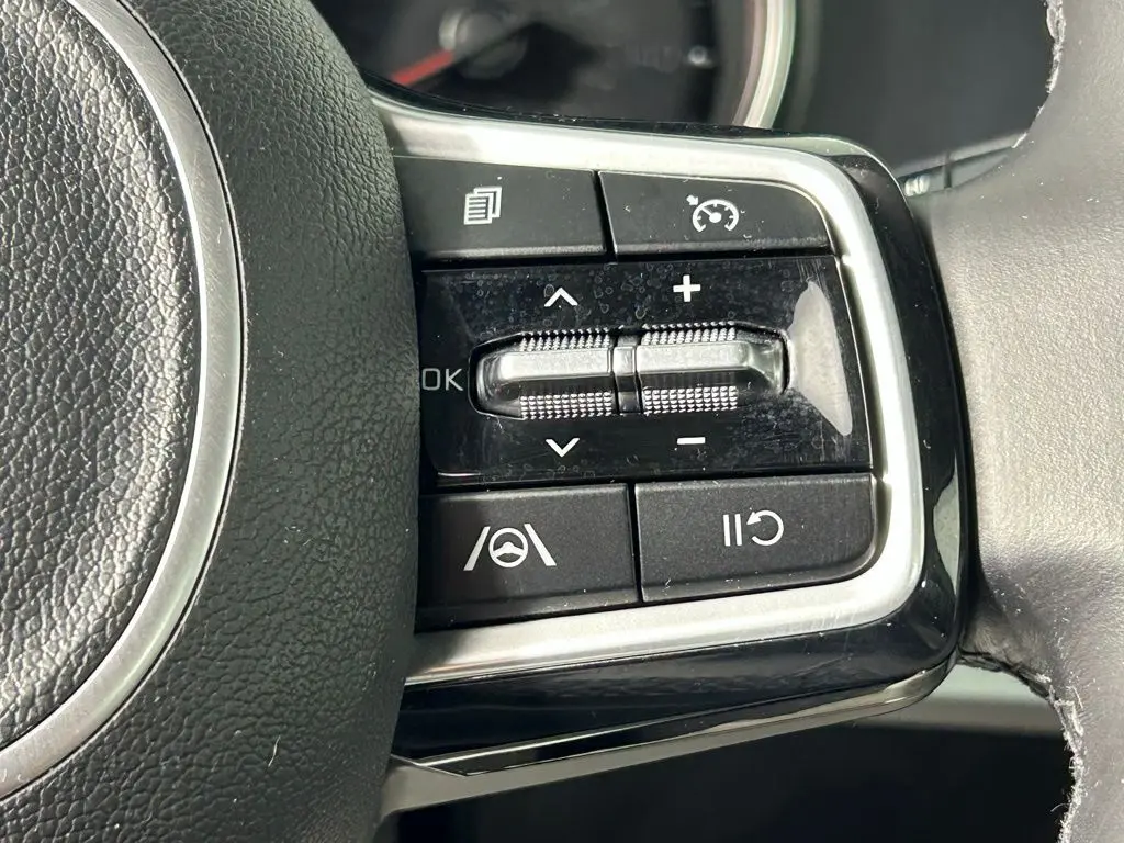 2022 Kia Carnival LXS photo 24
