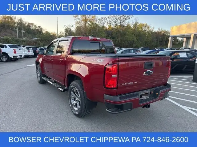 2017 Chevrolet Colorado Z71 photo 2