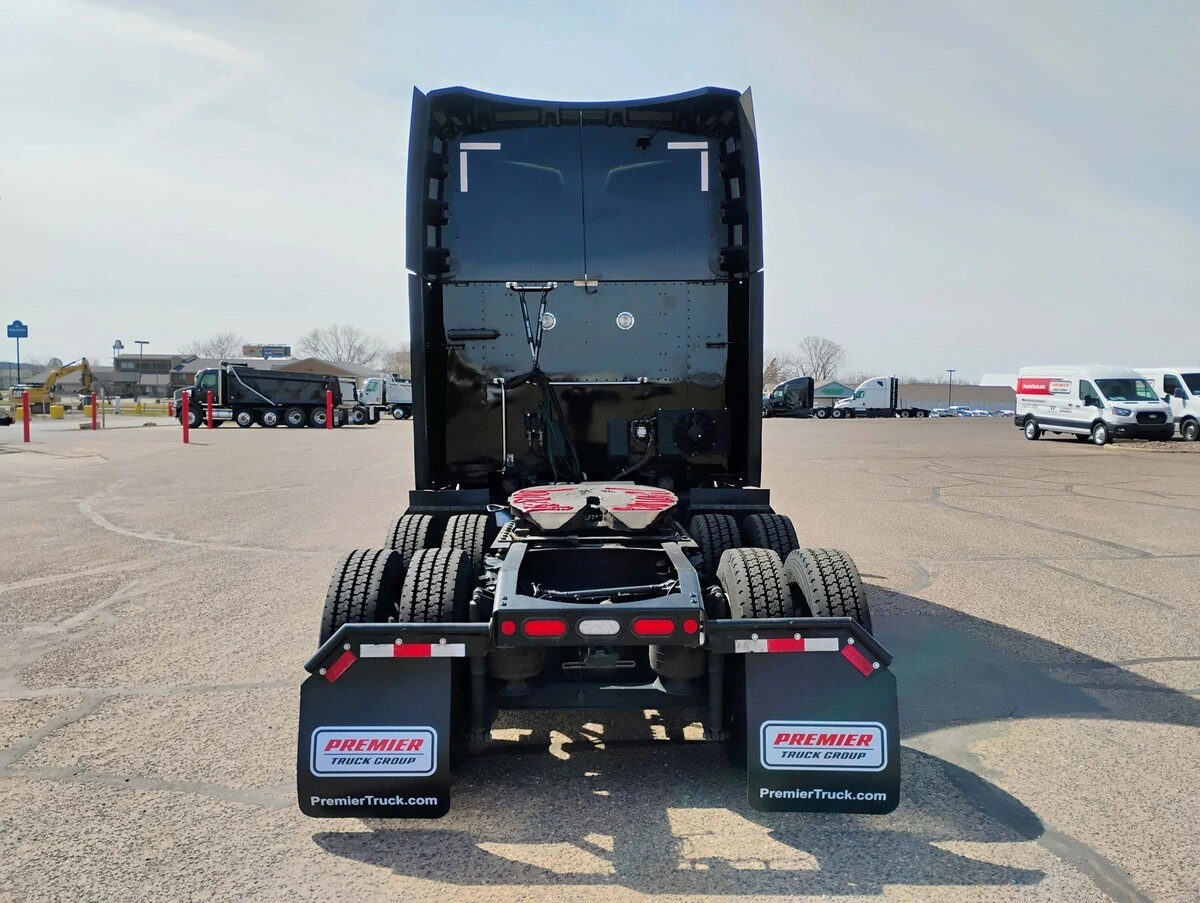 2023 Peterbilt 579 - image 6