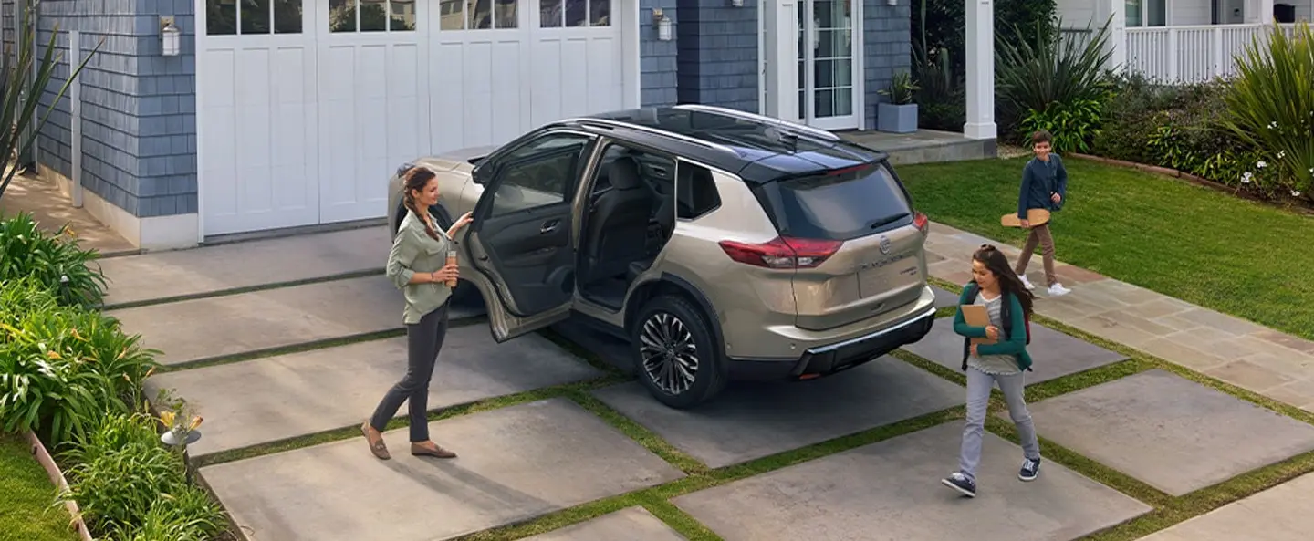 2026 Nissan Rogue image 2