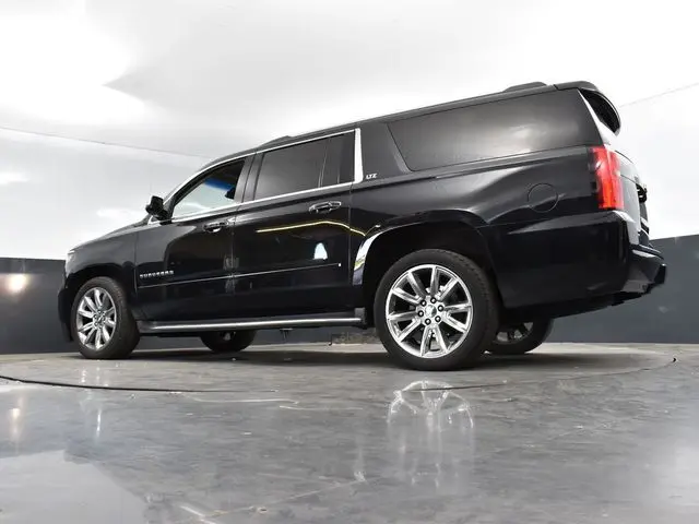 2016 Chevrolet Suburban LTZ photo 40
